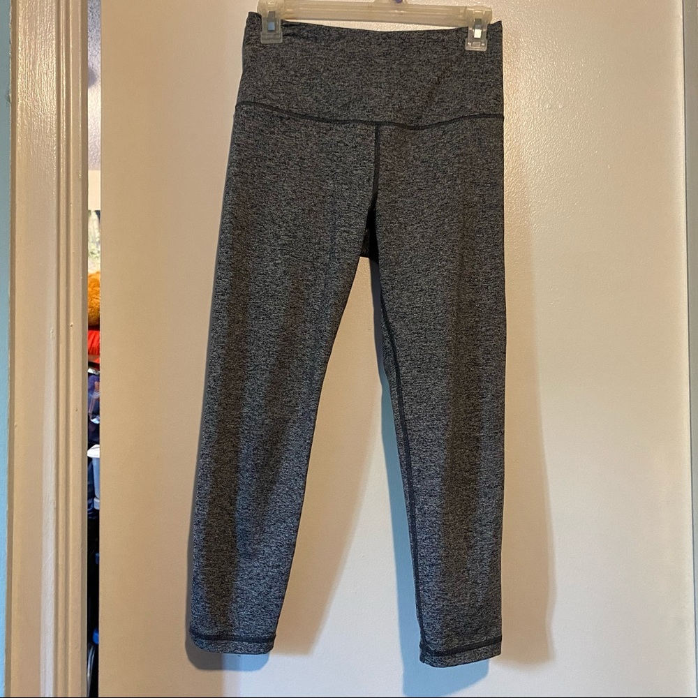 VICTORIA SECRET KNOCKOUT CROPPED LEGGINGS